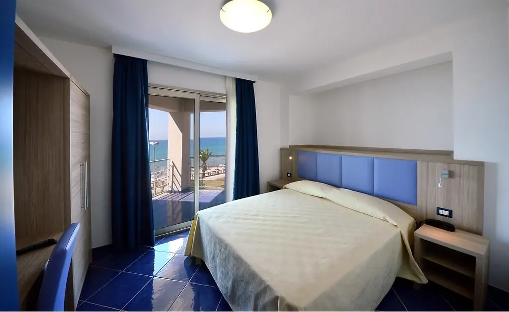 Astro Suite Hotel Cefalu 4*,